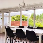 Thuya Rica House 别墅 比隆
